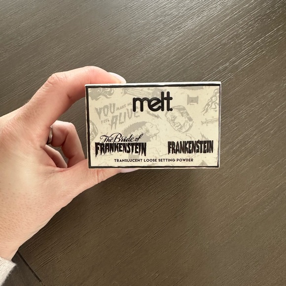 Melt Cosmetics Loose Setting Powder - Picture 2 of 3